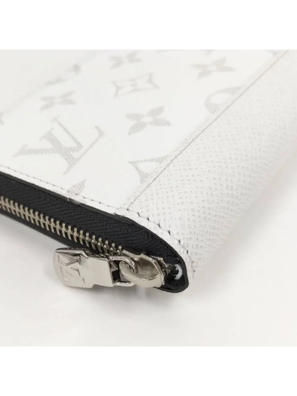 Louis Vuitton Taigarama Zippy Wallet Horizontal